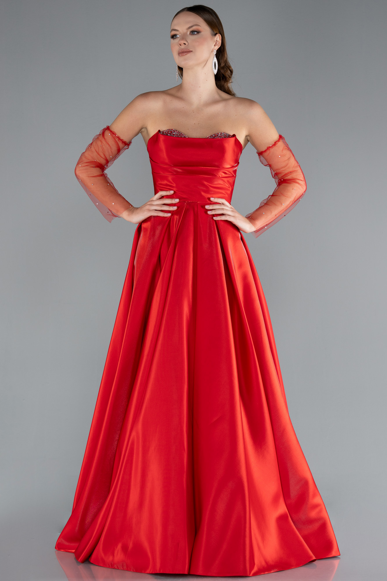 Kırmızı Taşlı Straplez Kol Aksesuarlı Uzun Tafta Abiye ABU4846