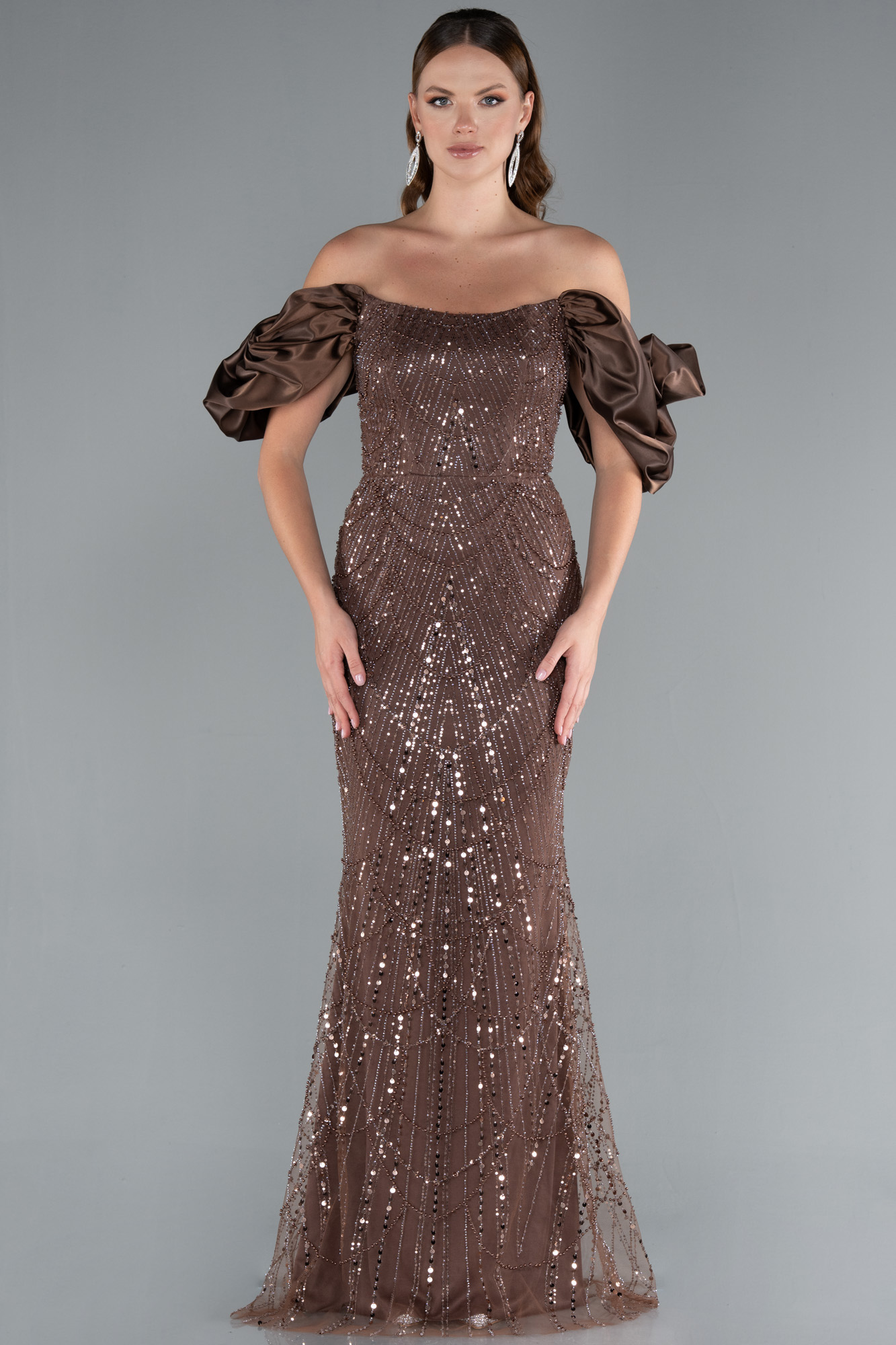 Kahve Kısa Kol Boncuklu Uzun Taşlı Balık Abiye Elbise ABU4509