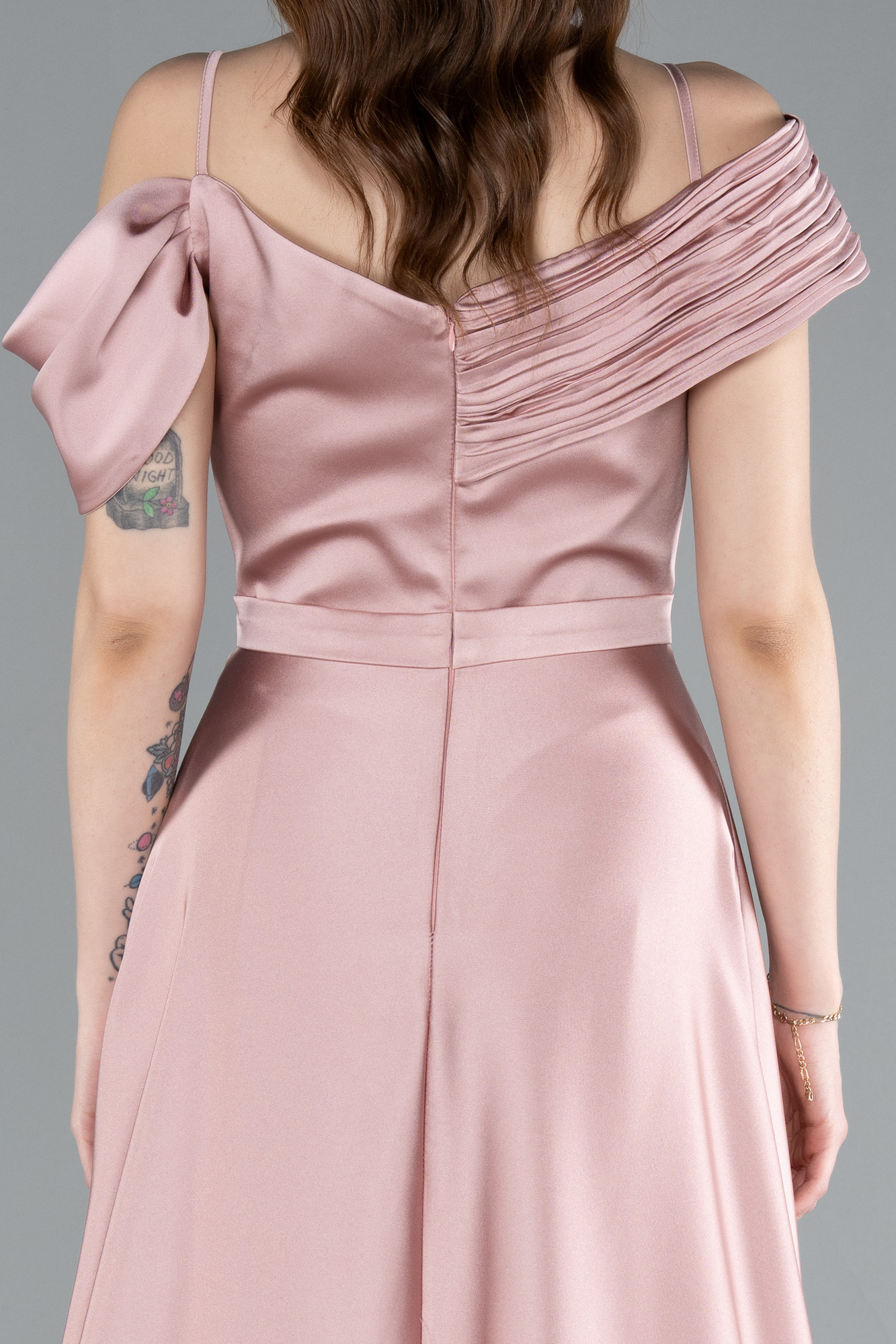 Pudra Omuz Dekolte Zarif Taş İşlemeli Uzun Saten Abiye ABU4868 - Görsel 4