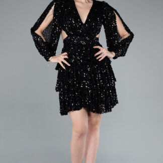 Siyah Dekolteli Uzun Kol Cut Out Kısa Gece Elbisesi ABK2282