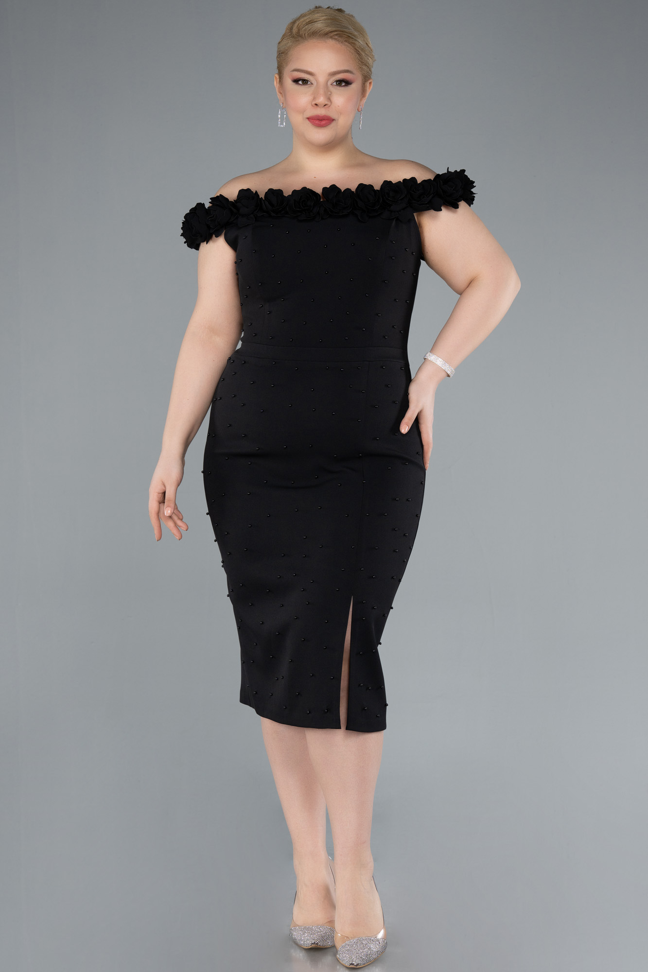 Siyah Çiçekli Kayık Yaka Midi Büyük Beden Davet Elbisesi ABK2318