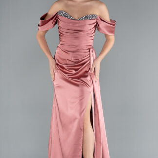 Soğan Kabuğu Kayık Yaka Yırtmaçlı Uzun Saten Abiye ABU2661