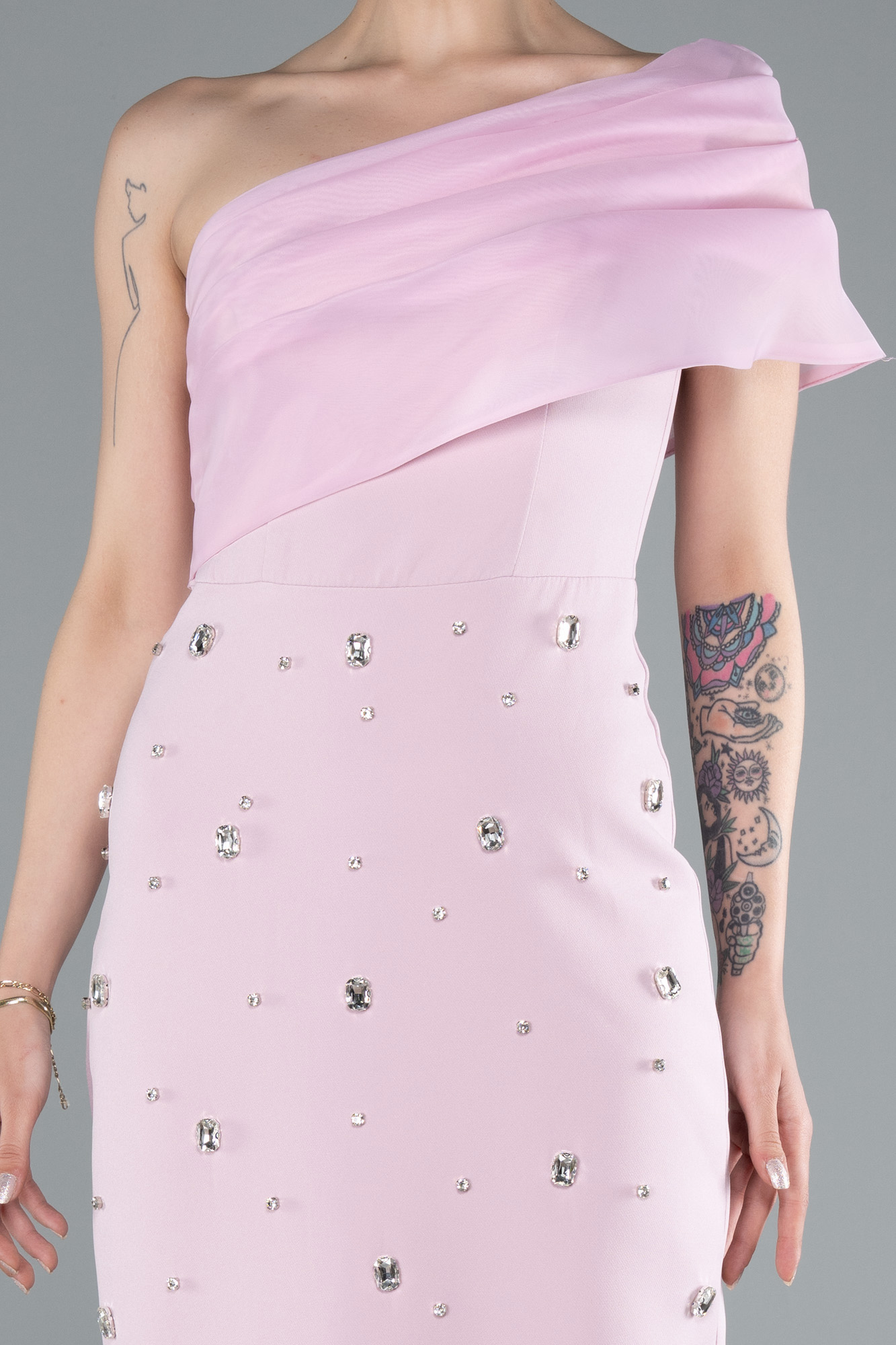 Pudra Tek Omuz Taşlı Midi Davet Elbisesi ABK2337 - Görsel 3