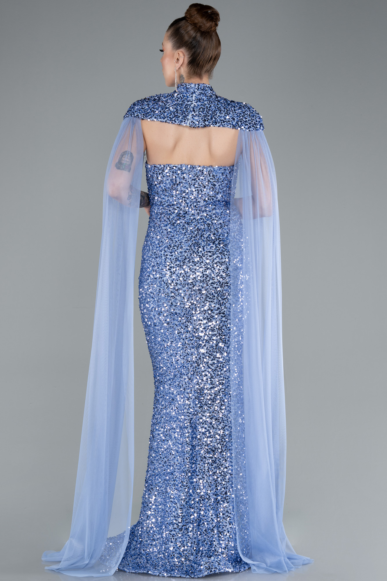 İndigo Tül Pelerinli Straplez Uzun Pullu Abiye ABU4910 - Görsel 3