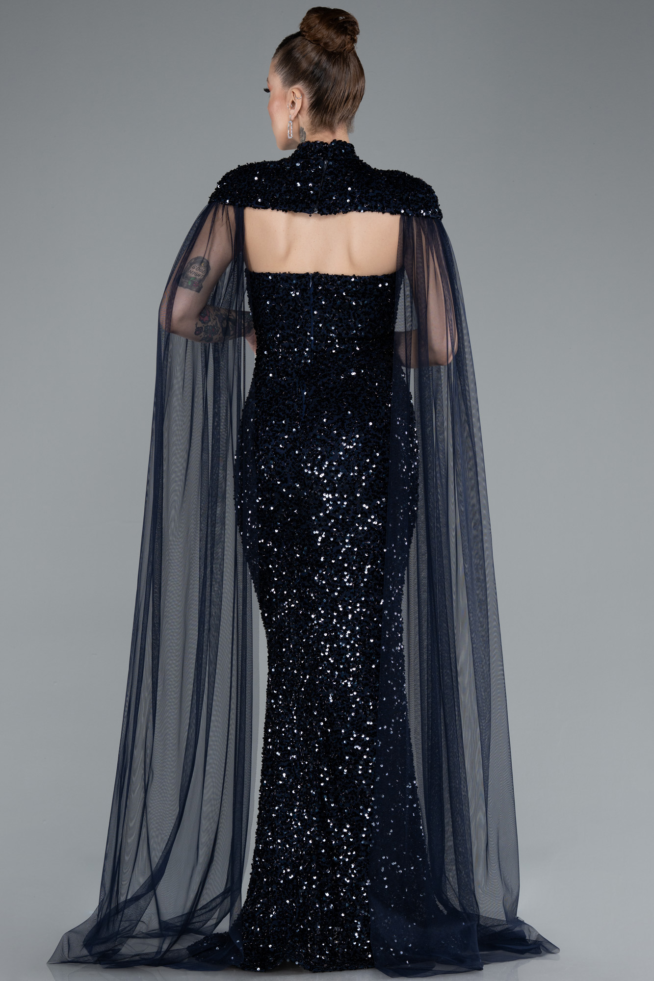 Lacivert Tül Pelerinli Straplez Uzun Pullu Abiye ABU4910 - Görsel 4