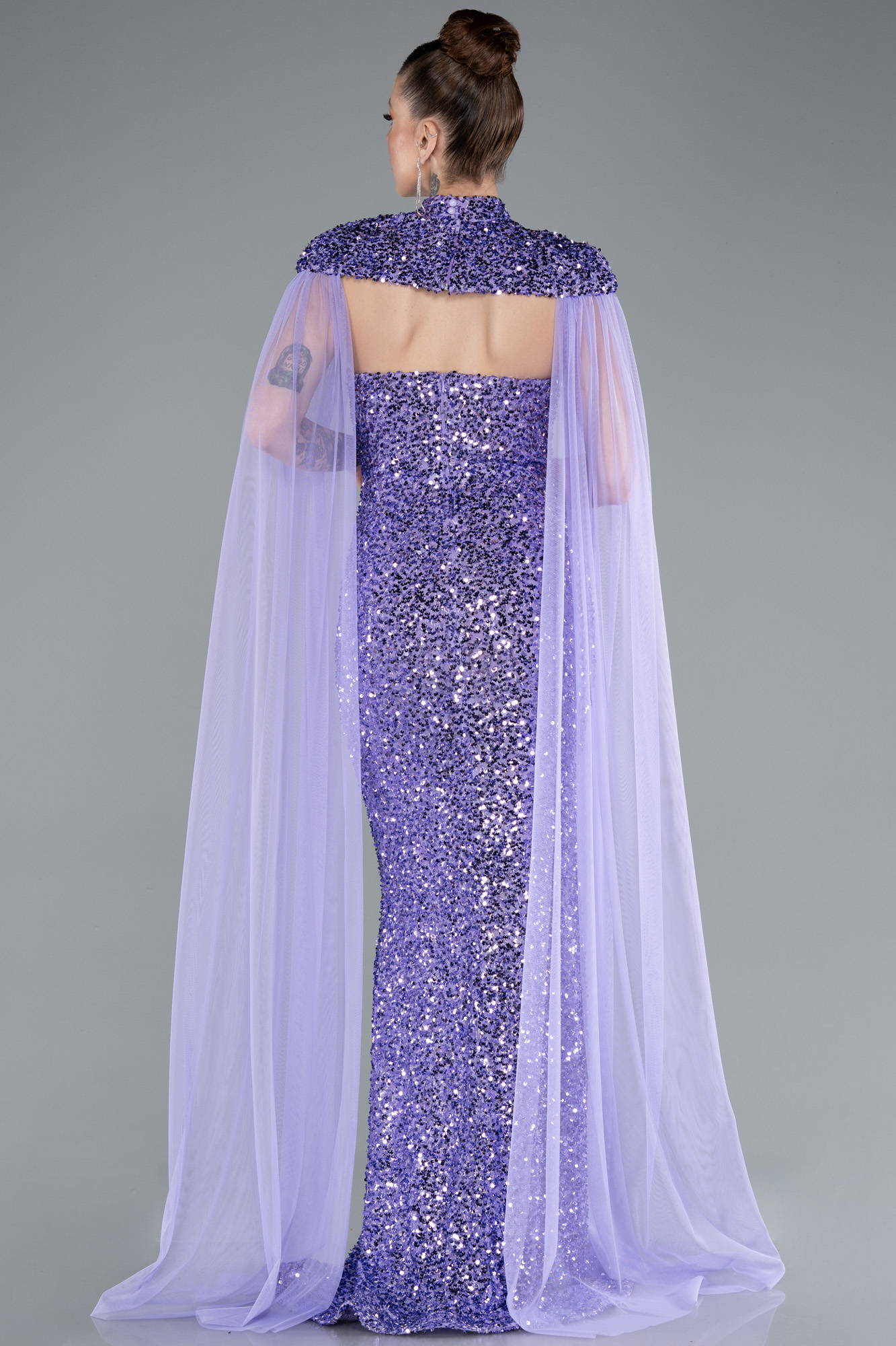 Lila Tül Pelerinli Straplez Uzun Pullu Abiye ABU4910 - Görsel 3