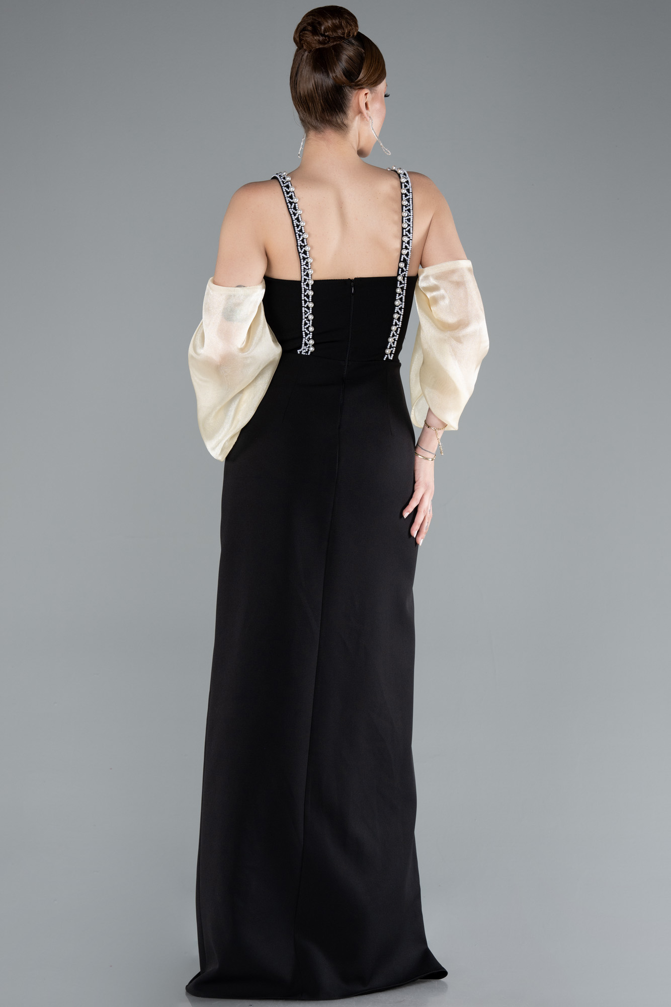 Siyah-Sarı Askılı Kol Aksesuarlı Yırtmaçlı Uzun Abiye ABU2911 - Görsel 2