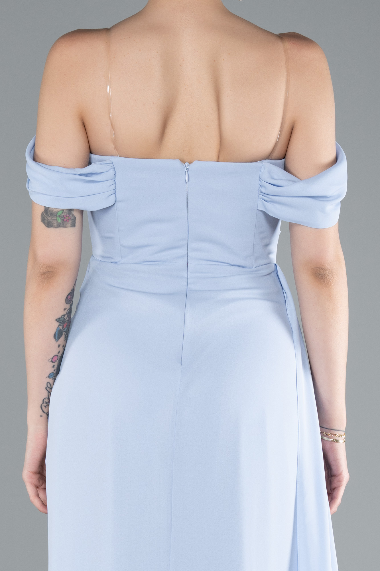 Buz Mavisi Kayık Yaka Yırtmaçlı Uzun Şifon Abiye Elbise ABU4925 - Görsel 4