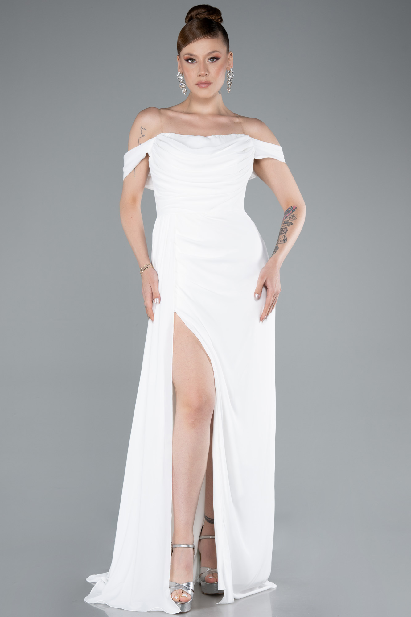 Turuncu Kayık Yaka Yırtmaçlı Uzun Şifon Abiye Elbise ABU4925 - Görsel 5