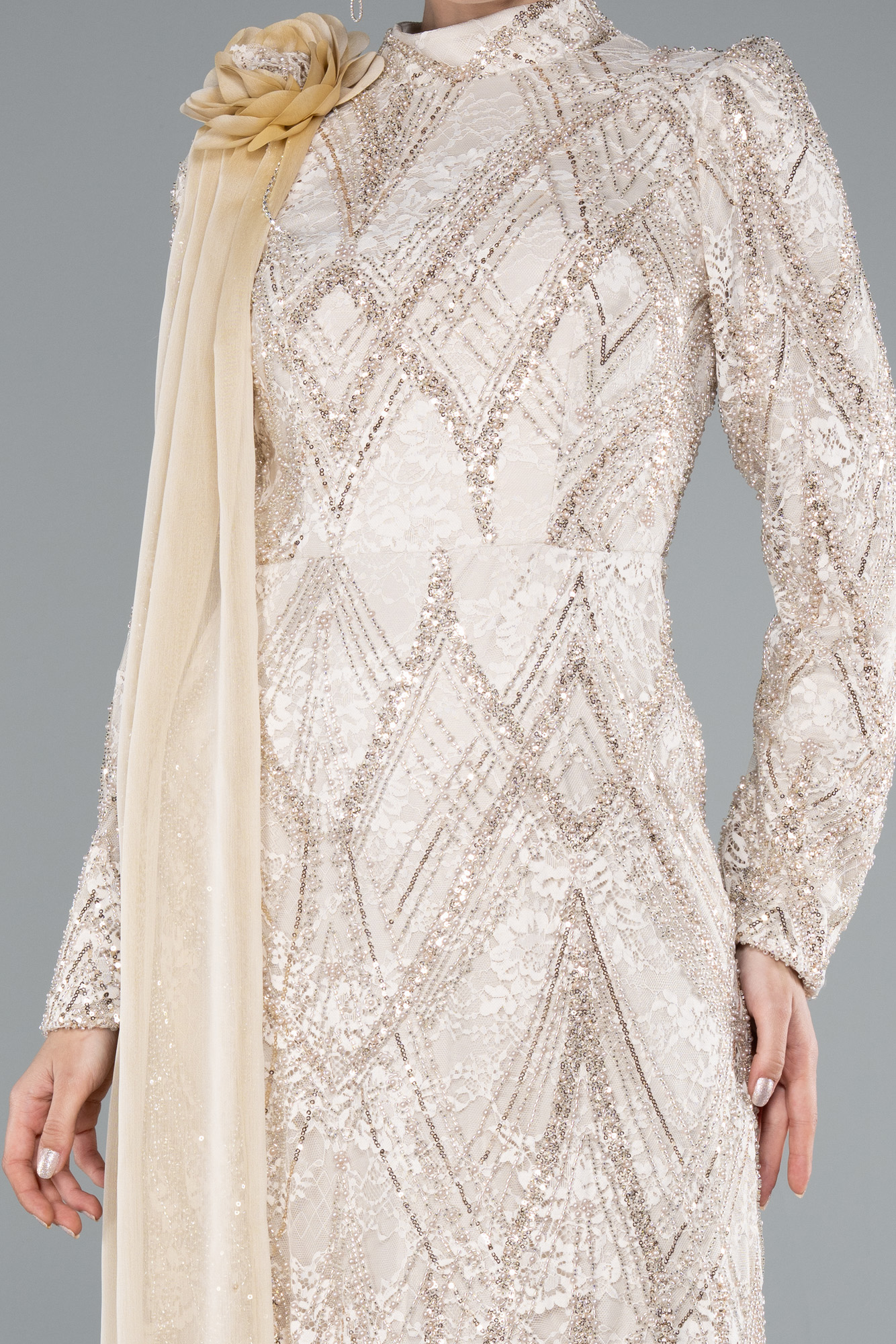 Bej Taşlı Dik Yaka Uzun Kol Dantel Tesettür Abiye ABU4933 - Görsel 3