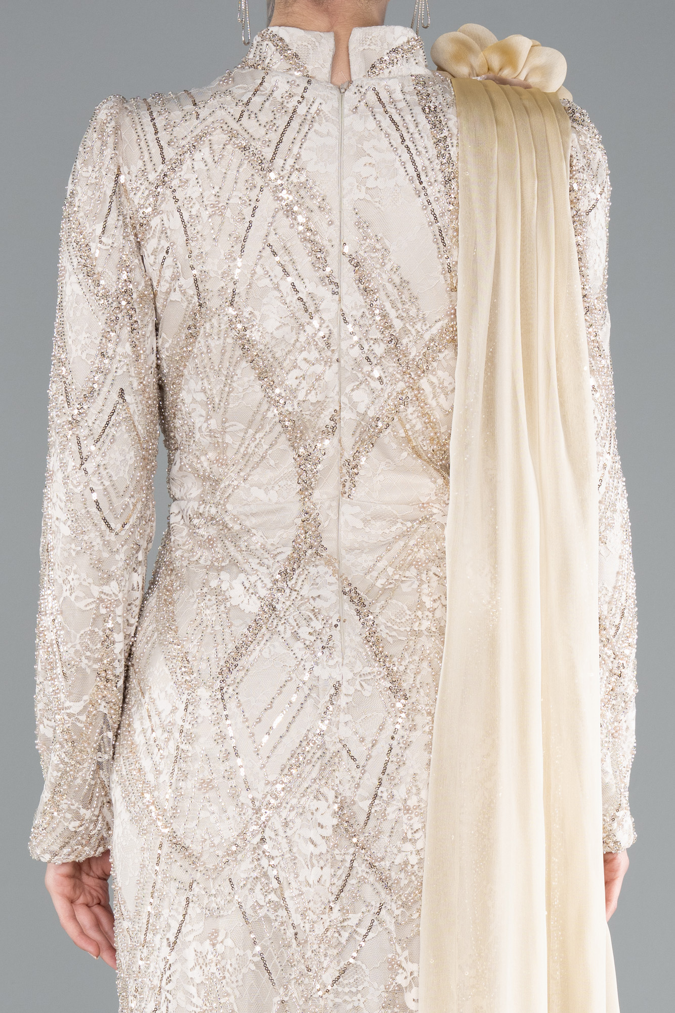 Bej Taşlı Dik Yaka Uzun Kol Dantel Tesettür Abiye ABU4933 - Görsel 4