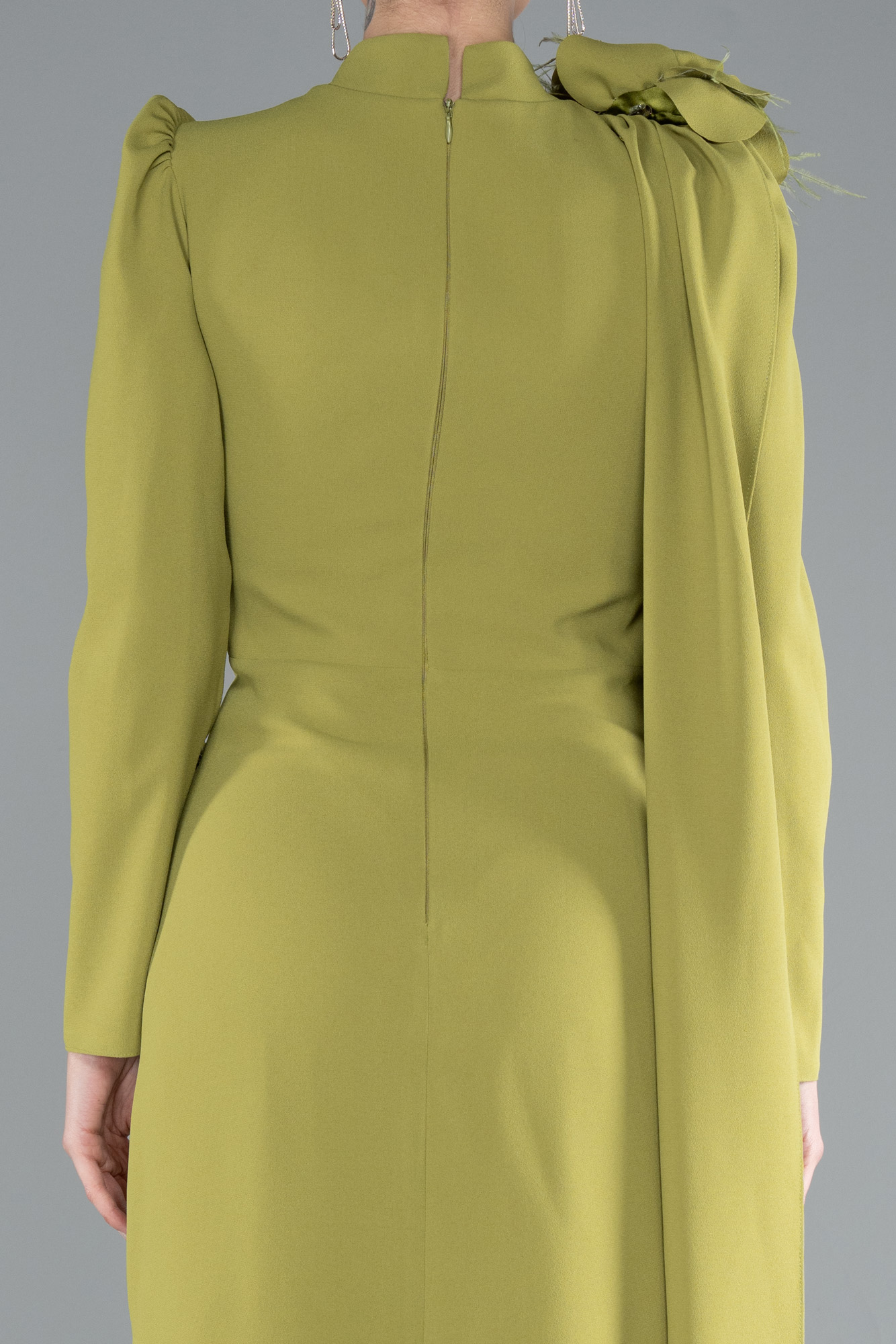 Fıstık Yeşili Dik Yaka Uzun Kol Büyük Beden Tesettür Abiye ABU4938 - Görsel 4