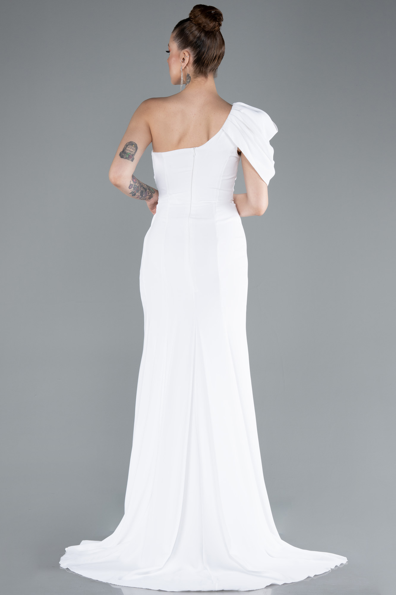 Ekru Tek Omuz Bacak Dekolteli Uzun Şifon Balık Abiye ABU4091 - Görsel 2