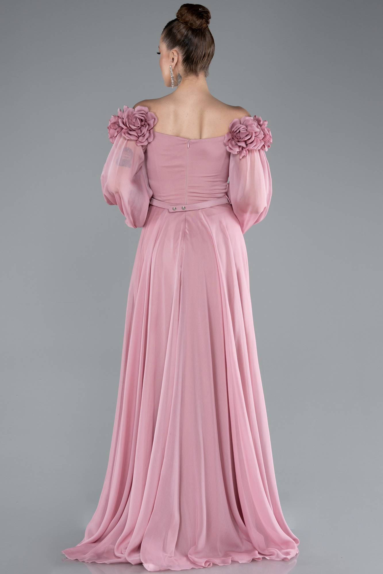 Pudra Çiçekli Kayık Yaka Yırtmaçlı Uzun Şifon Abiye ABU4130 - Görsel 2