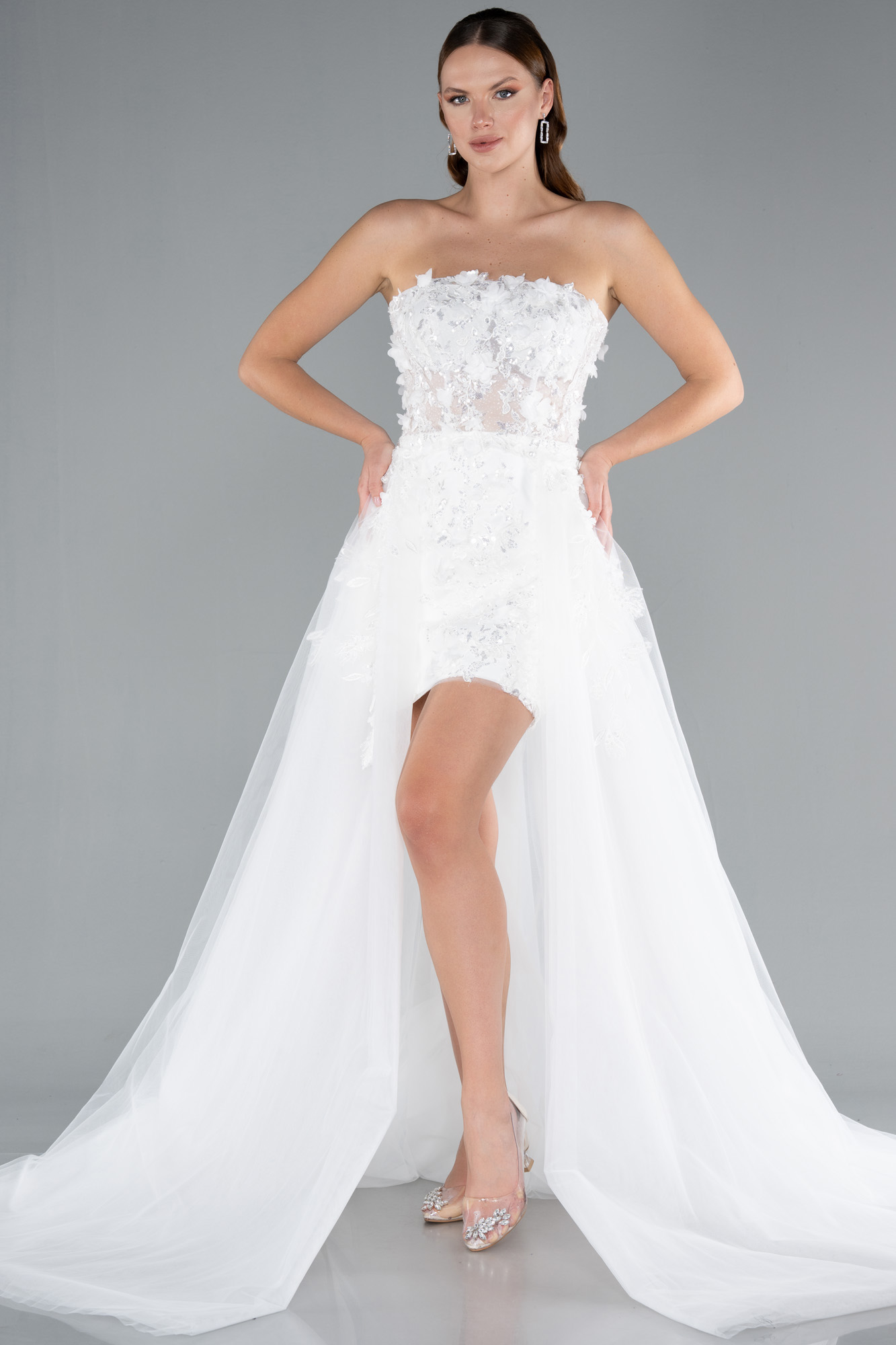 Ekru Straplez Çiçek Aplikeli Uzun Kuyruklu Mini Gelinlik ABG132