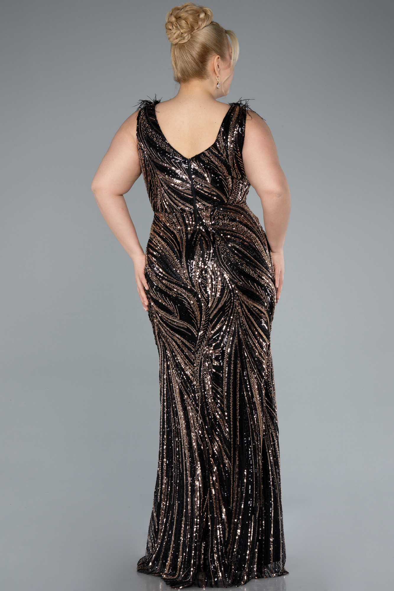 Siyah Kolsuz V Yaka Uzun Boncuklu Büyük Beden Abiye ABU4940 - Görsel 2