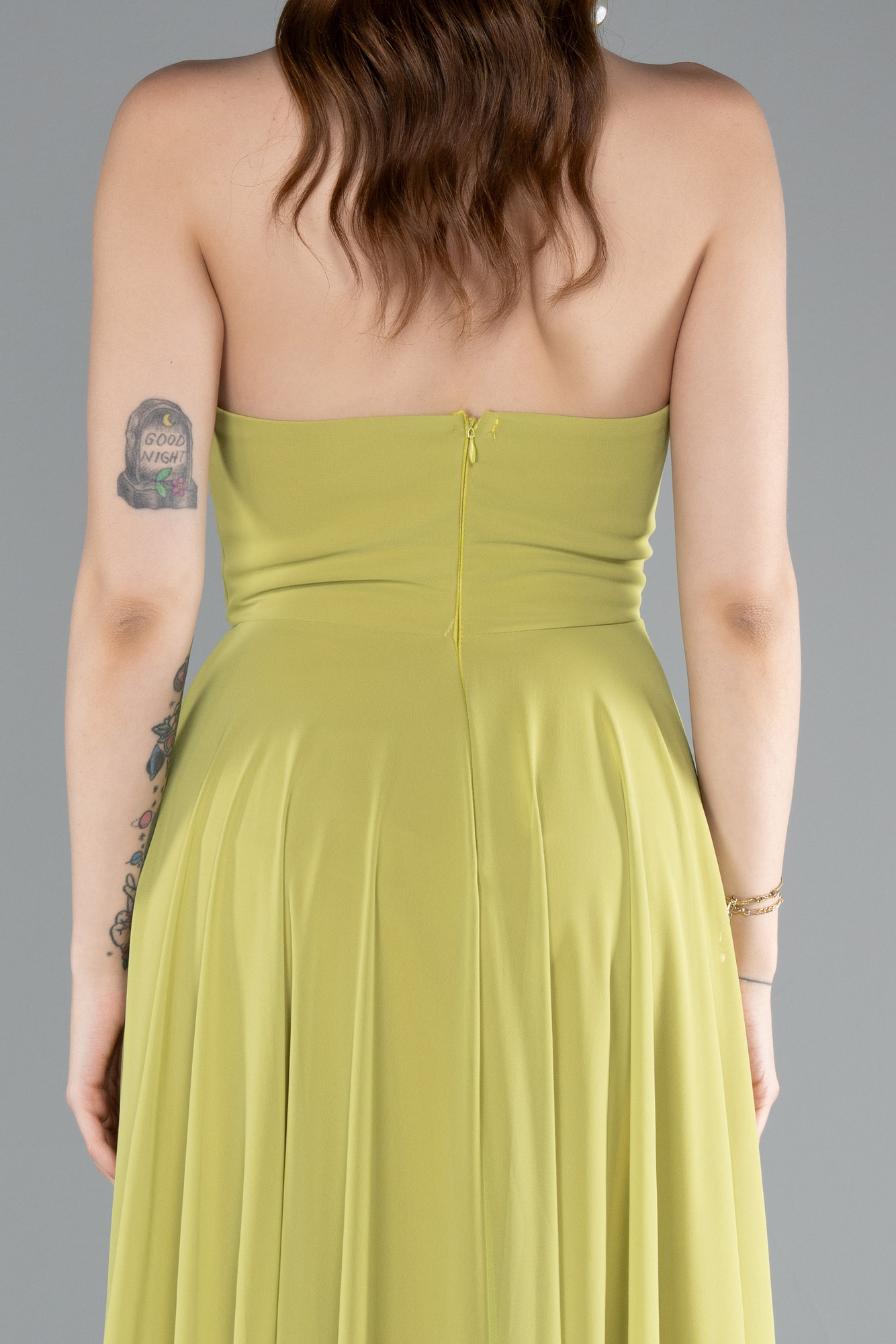 Fıstık Yeşili Straplez Bacak Dekolteli Uzun Şifon Mezuniyet Elbisesi ABU4966 - Görsel 4