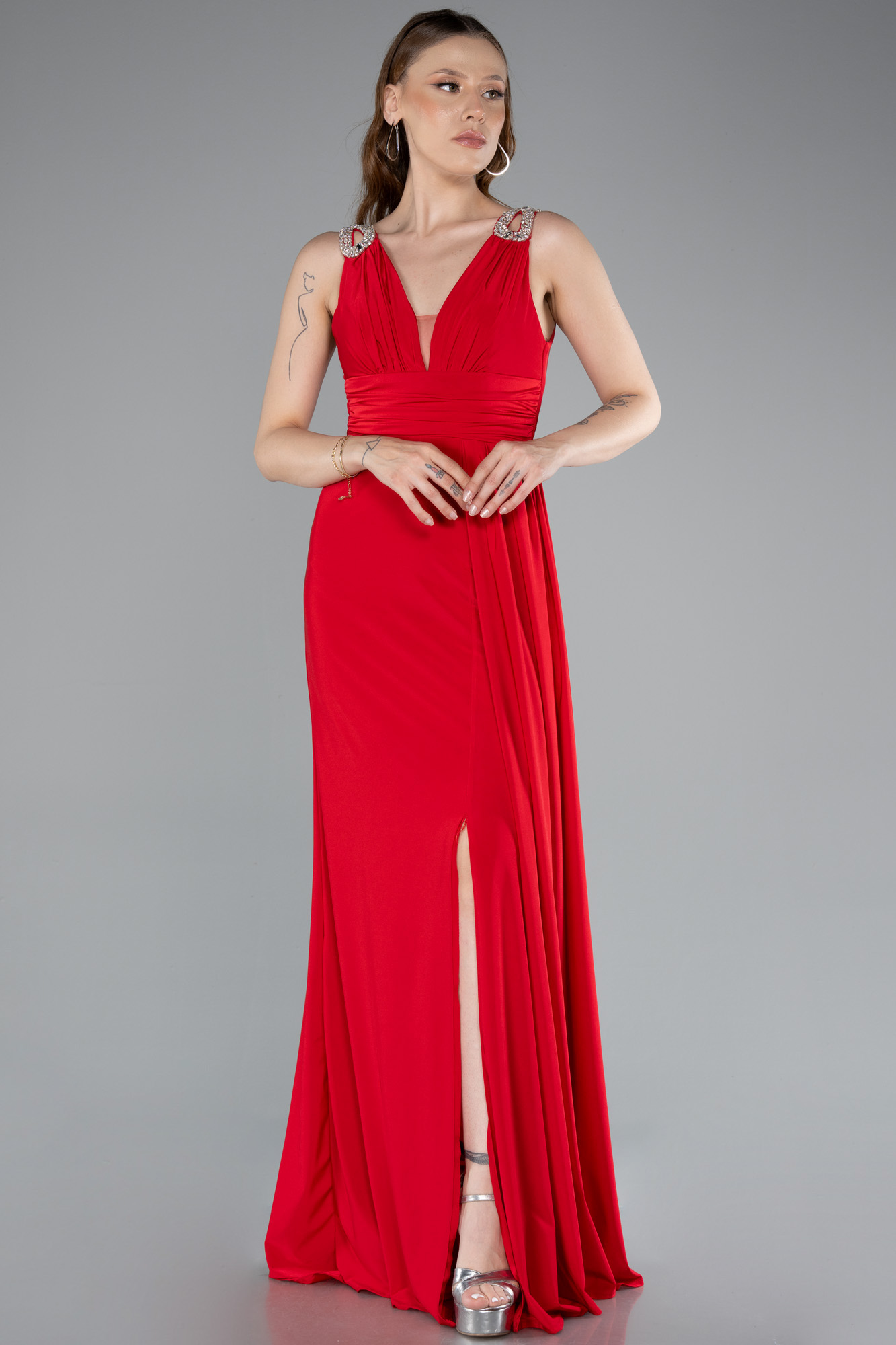 Kırmızı Kolsuz V Yaka Yırtmaçlı Uzun Abiye Elbise ABU4967