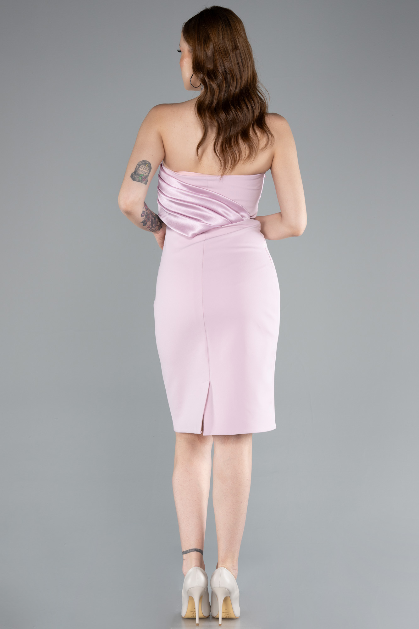 Pudra Saten Straplez Yaka Kısa Davet Elbisesi ABK2306 - Görsel 2