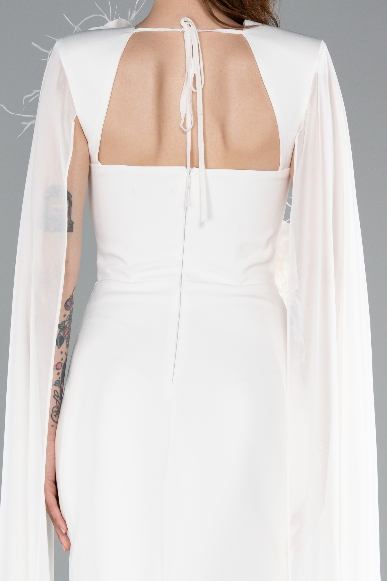 Ekru Şal Kol Çiçek Aksesuarlı Midi Davet Elbisesi ABK2355 - Görsel 4