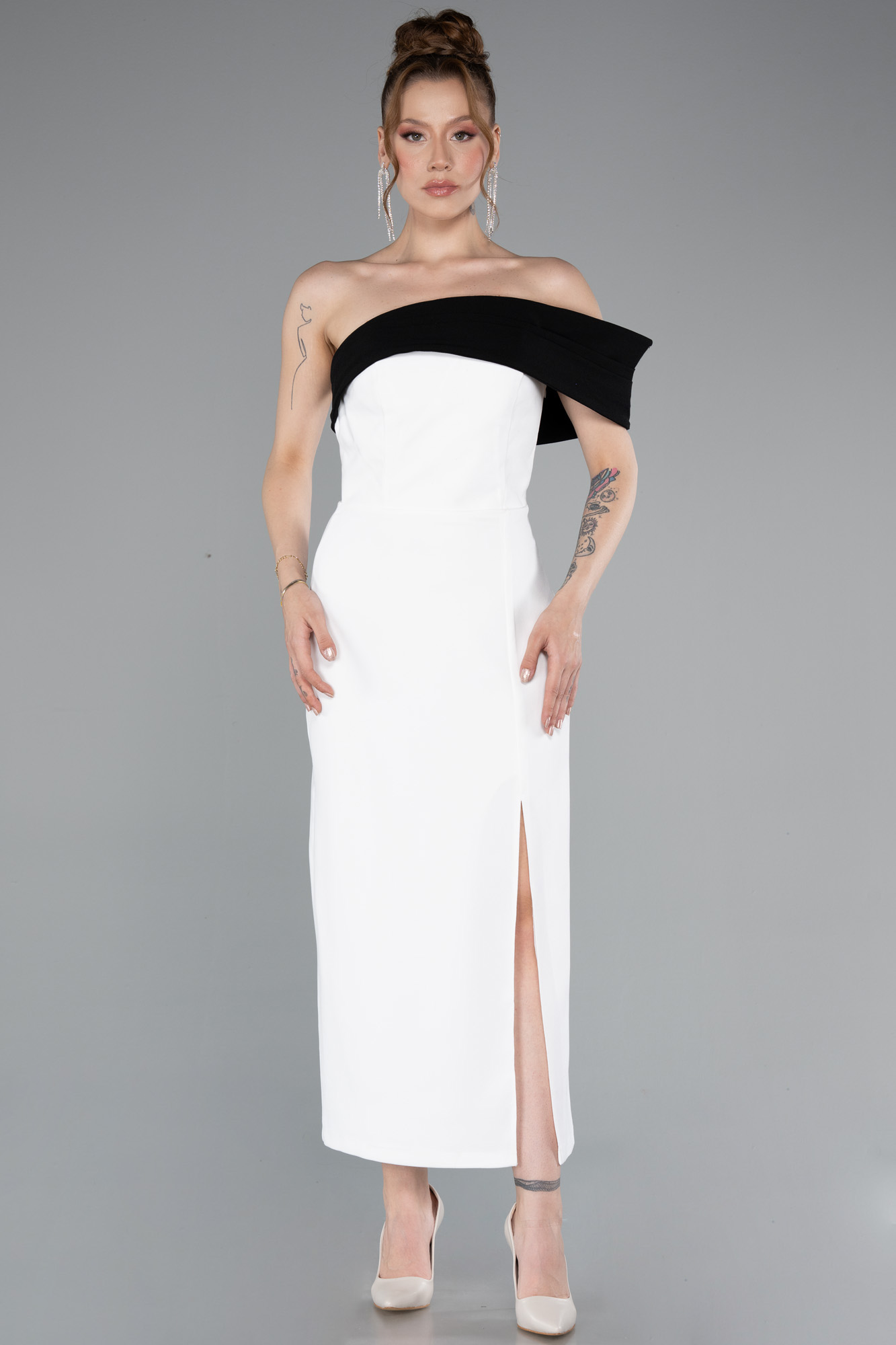 Ekru Tek Omuz Yırtmaçlı Midi Davet Elbisesi ABK2350