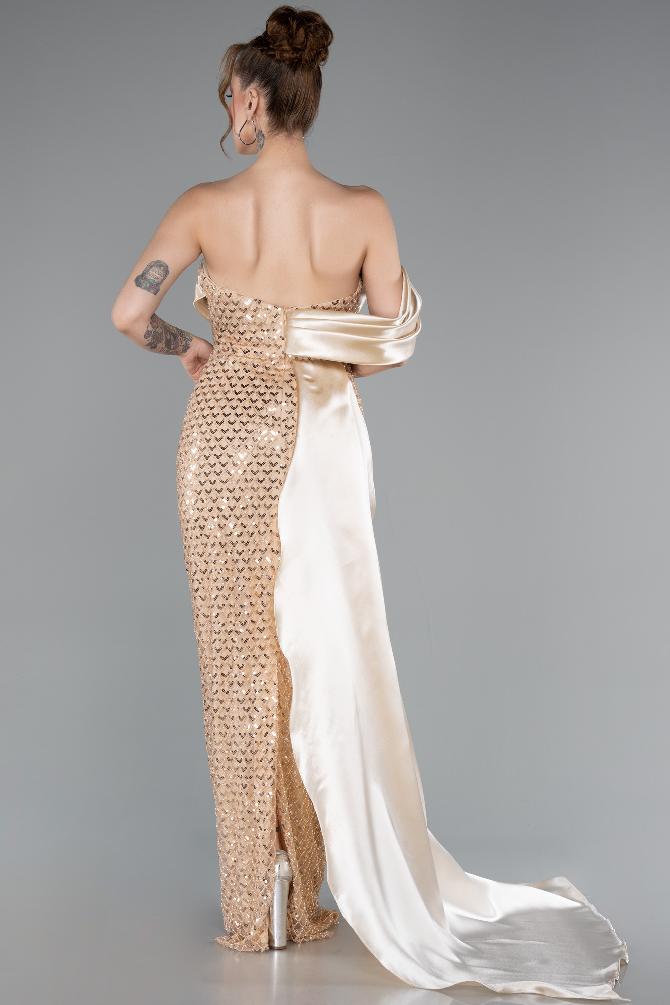 Gold Straplez Kuyruklu Uzun Boncuklu Balık Abiye ABU4986 - Görsel 2