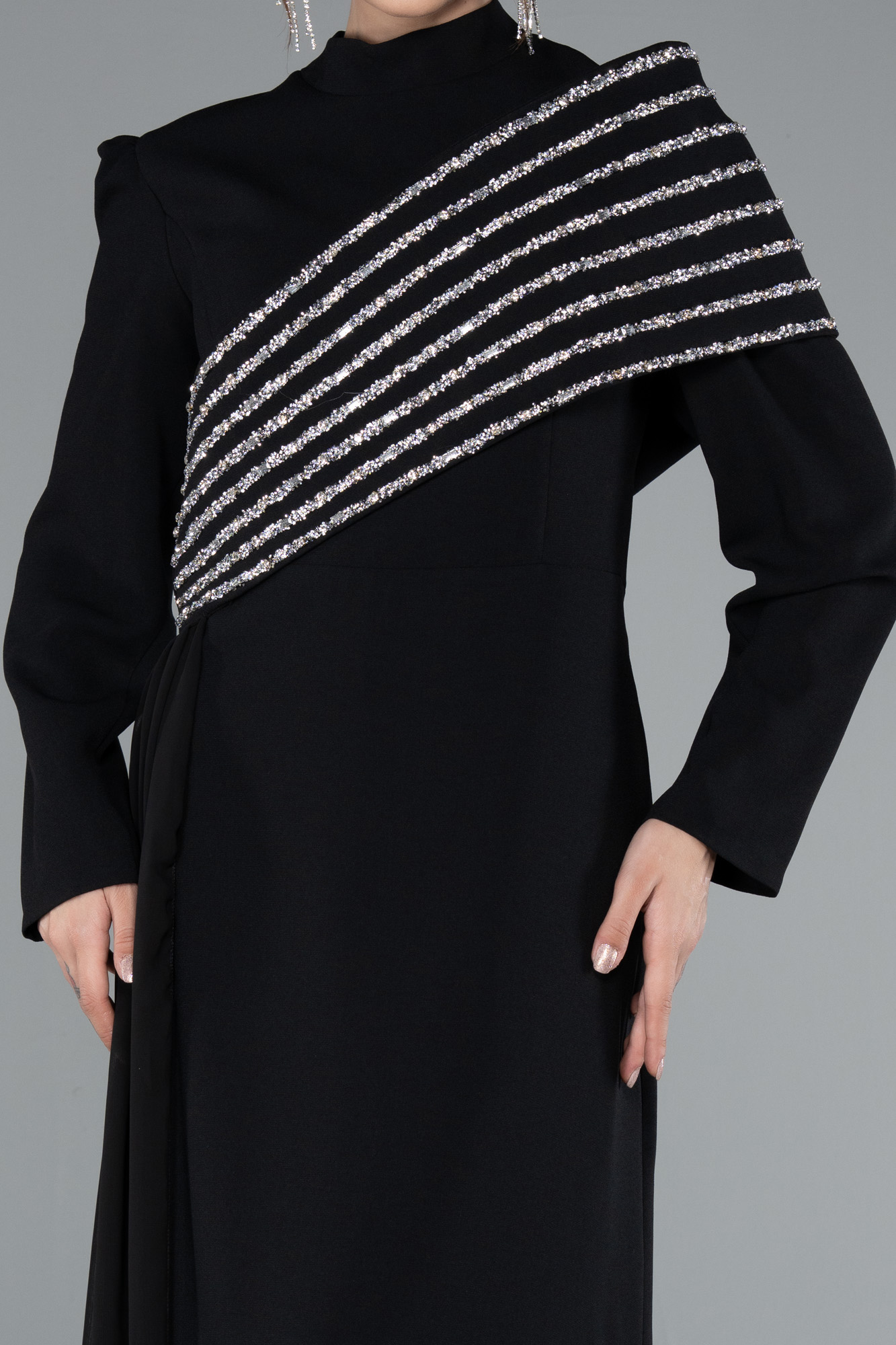 Siyah Uzun Kol Taşlı Kuyruk Aksesuarlı Tesettür Abiye ABU4976 - Görsel 3