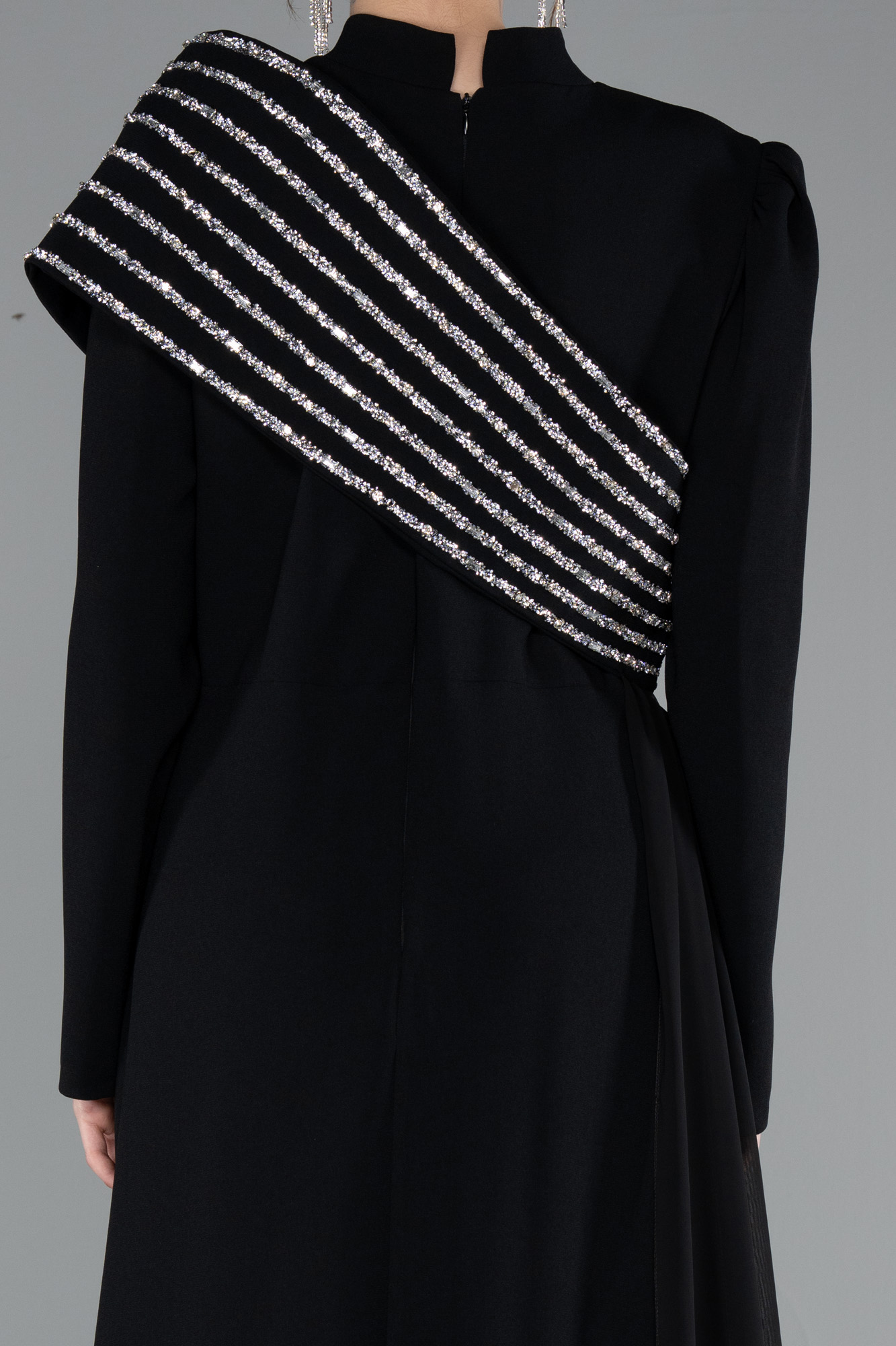 Siyah Uzun Kol Taşlı Kuyruk Aksesuarlı Tesettür Abiye ABU4976 - Görsel 4