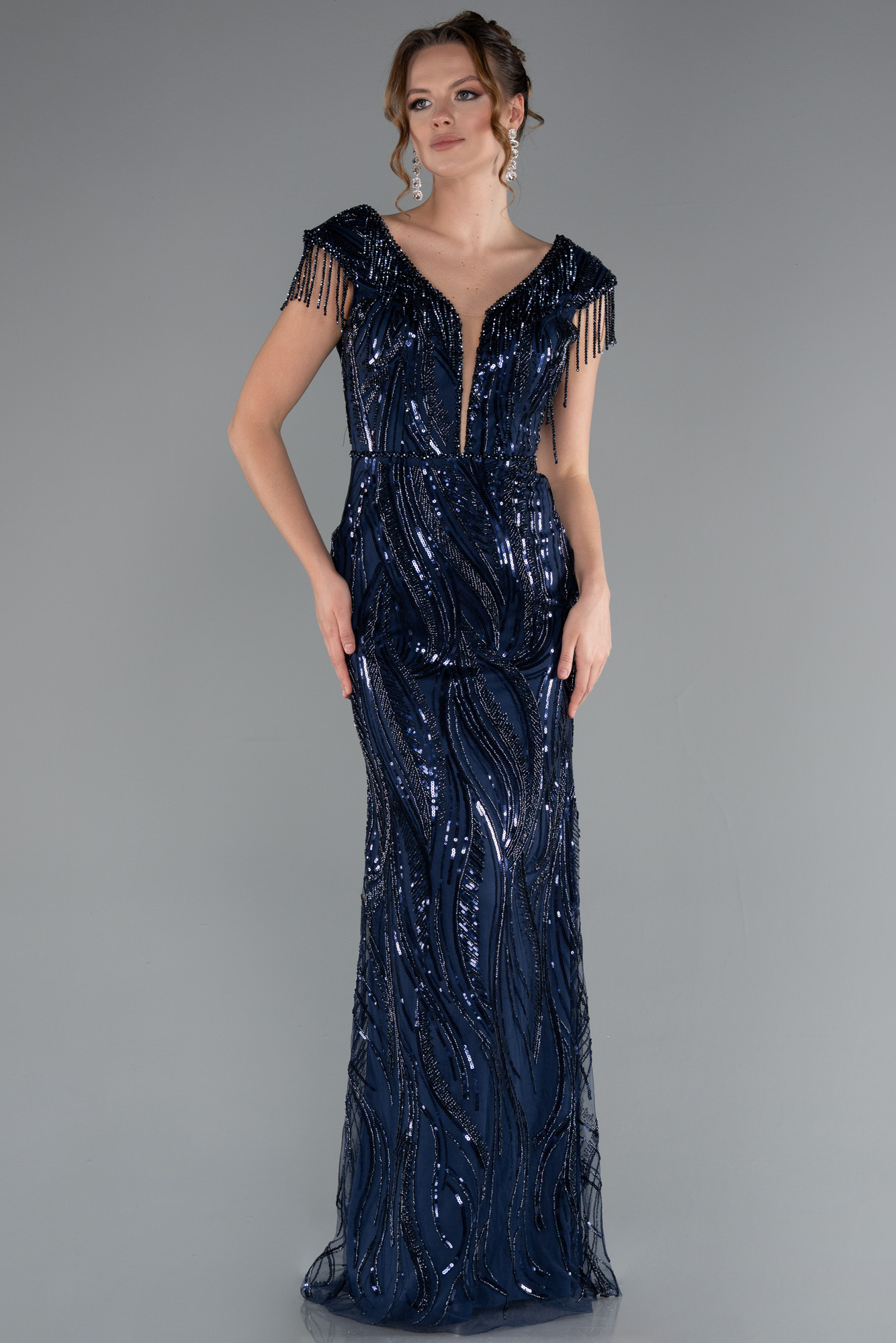 Lacivert Boncuk Detaylı V Yaka Uzun Pullu Özel Tasarım Abiye ABU5312