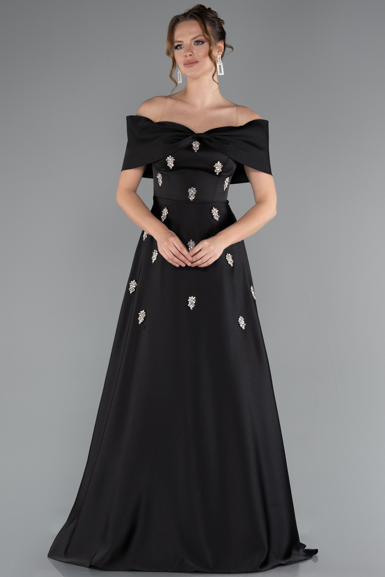 Siyah Kayık Yaka Taşlı Uzun Saten Abiye ABU5015