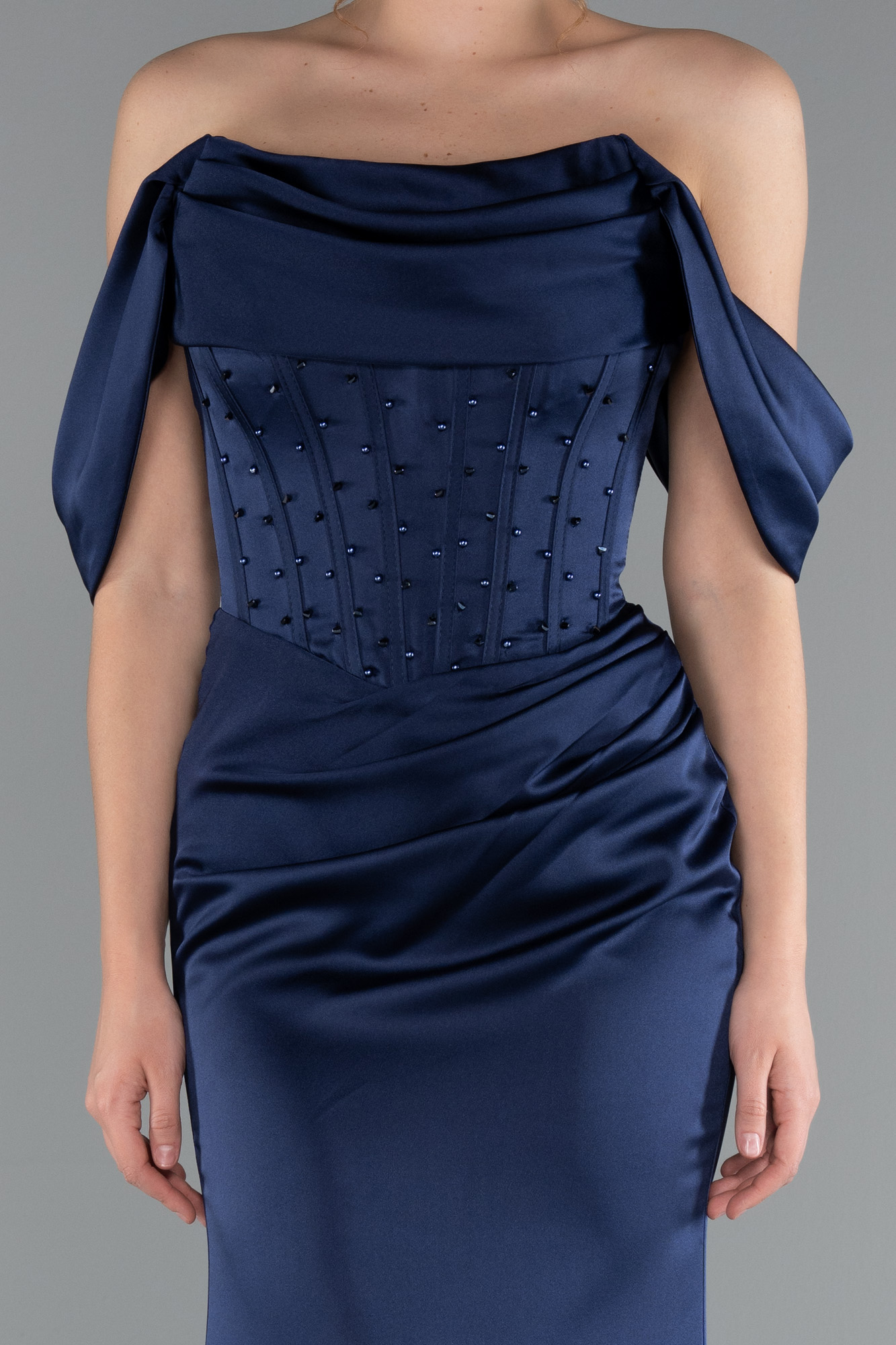 Lacivert Kayık Yaka Taşlı Balen Korse Detay Uzun Saten Abiye ABU5017 - Görsel 3