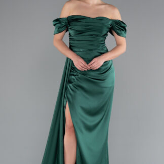 Zümrüt Yeşili Kayık Yaka Kuyruklu Uzun Saten Abiye ABU1606