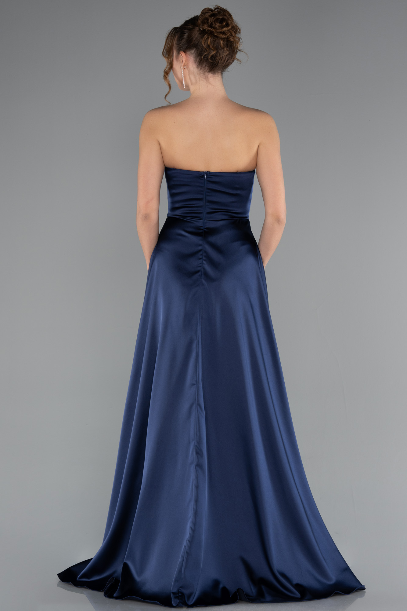 Lacivert Straplez Bacak Dekolteli Uzun Saten Mezuniyet Elbisesi ABU5023 - Görsel 2