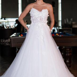 Ekru Straplez Çiçek Aplikeli Uzun Prenses Model Gelinlik ABG135