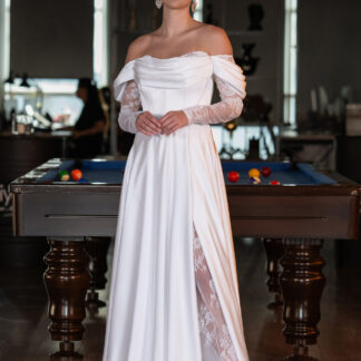 Ekru Dantel Uzun Kol Kayık Yaka Yırtmaçlı Saten Abiye ABU5054