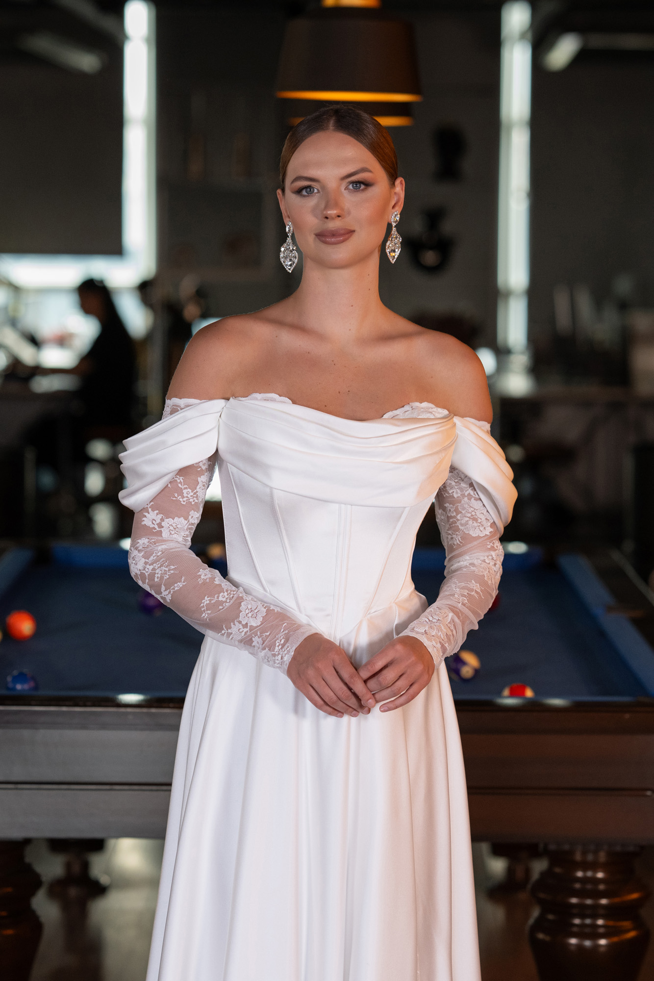 Ekru Dantel Uzun Kol Kayık Yaka Yırtmaçlı Saten Abiye ABU5054 - Görsel 2