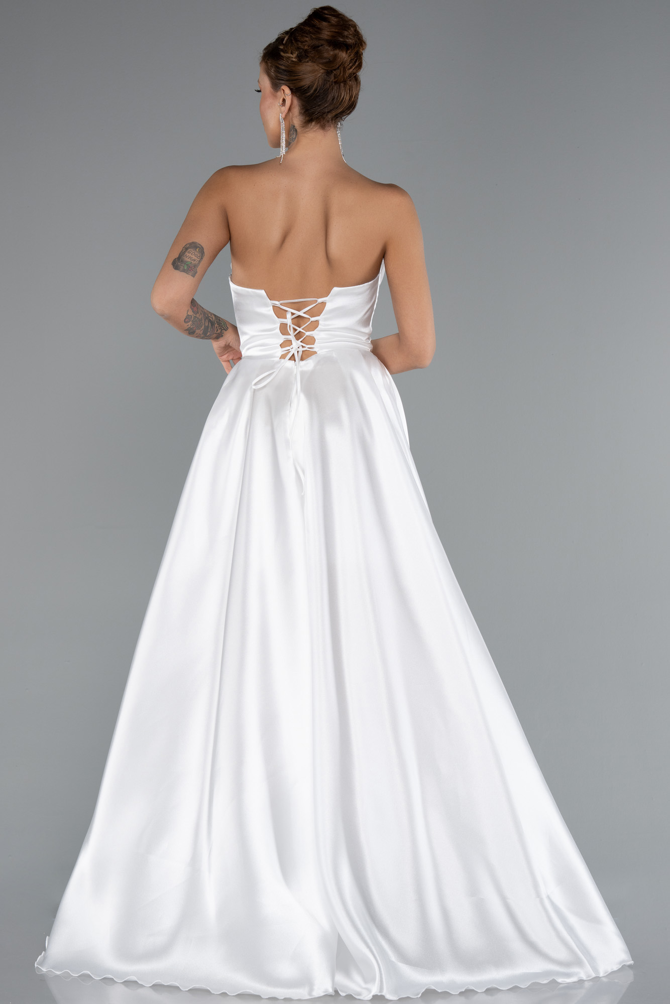 Ekru Straplez Bacak Dekolteli Uzun Saten Abiye Elbise ABU5064 - Görsel 2