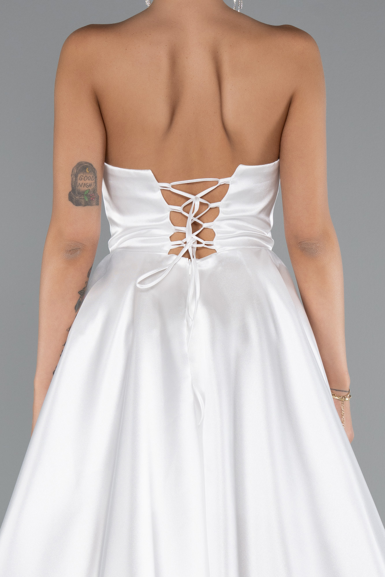 Ekru Straplez Bacak Dekolteli Uzun Saten Abiye Elbise ABU5064 - Görsel 4