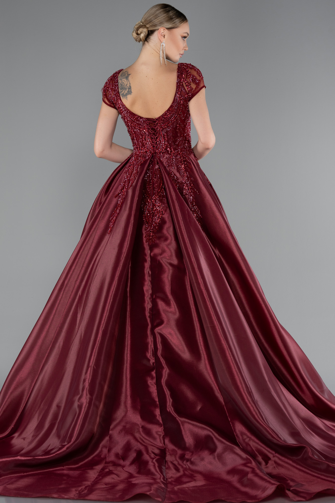 Bordo Kısa Kol Üstü Taşlı Özel Tasarım Nişan Elbisesi ABU4449 - Görsel 3