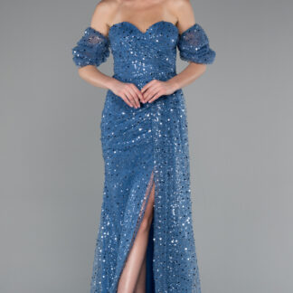 İndigo Straplez Yırtmaçlı Kol Aksesuarlı Uzun Pullu Abiye ABU5075