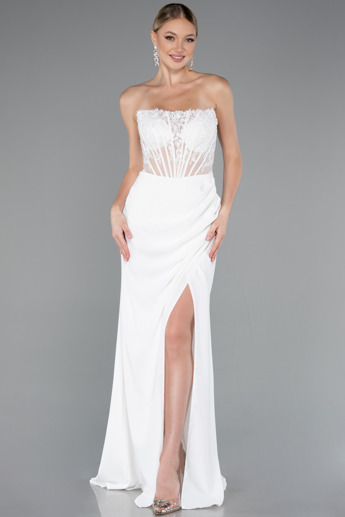 Ekru Straplez Güpür Aplikeli Yırtmaçlı Uzun Abiye Elbise ABU5001 - Görsel 2