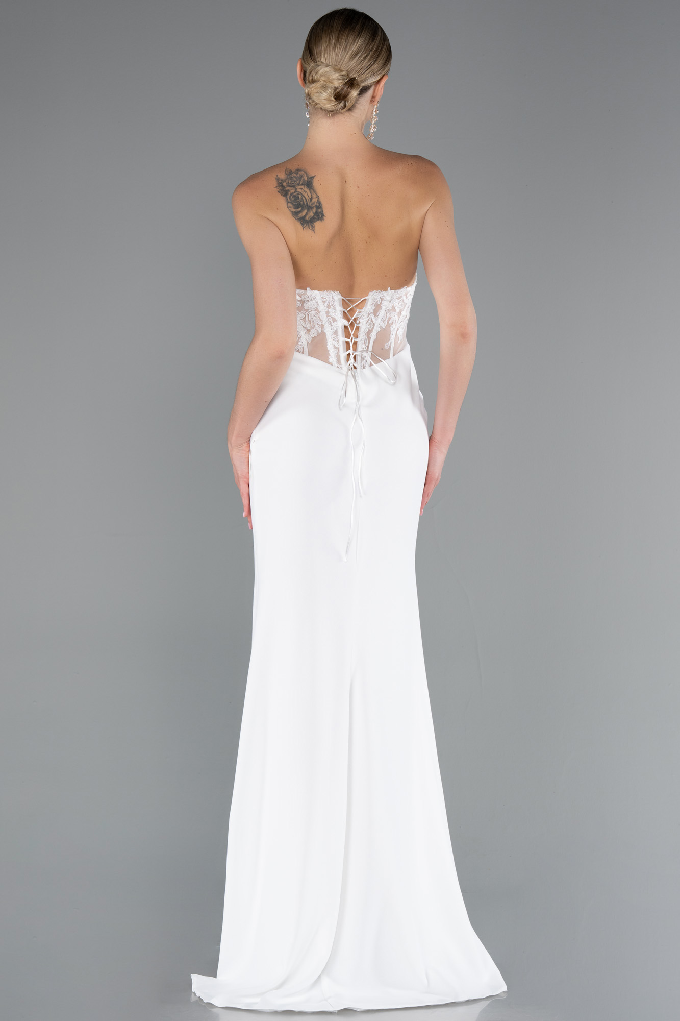 Ekru Straplez Güpür Aplikeli Yırtmaçlı Uzun Abiye Elbise ABU5001 - Görsel 3