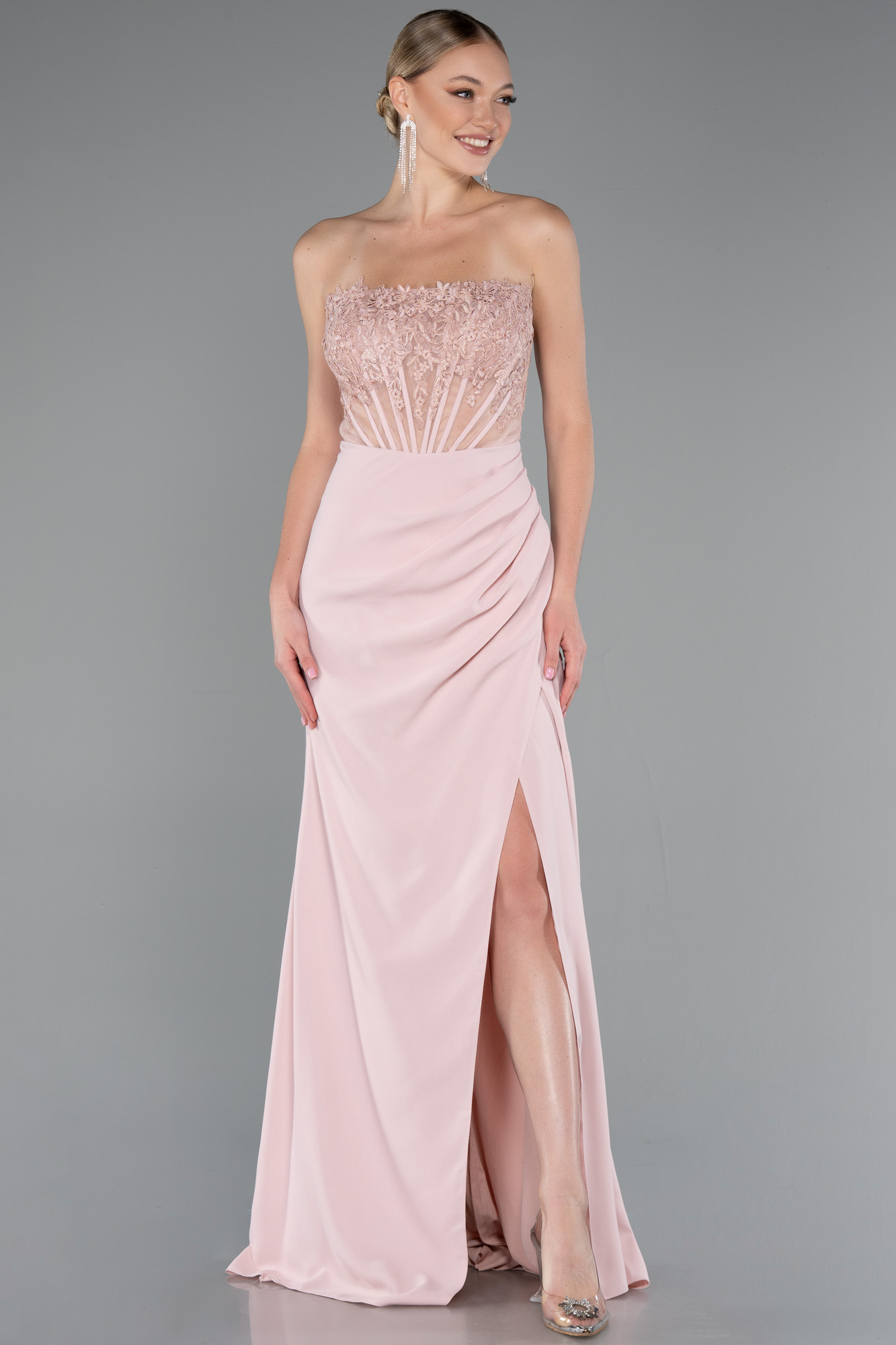 Pudra Straplez Güpür Aplikeli Yırtmaçlı Uzun Abiye Elbise ABU5001