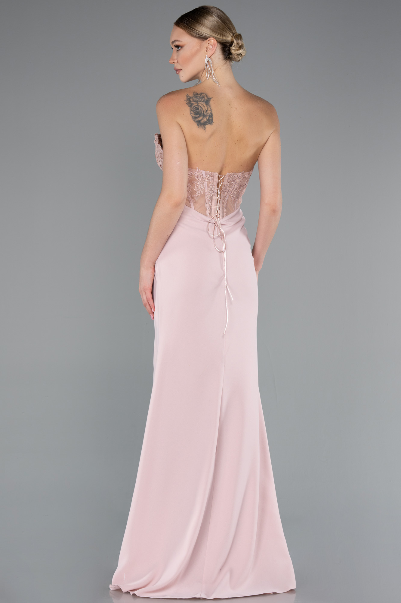 Pudra Straplez Güpür Aplikeli Yırtmaçlı Uzun Abiye Elbise ABU5001 - Görsel 2