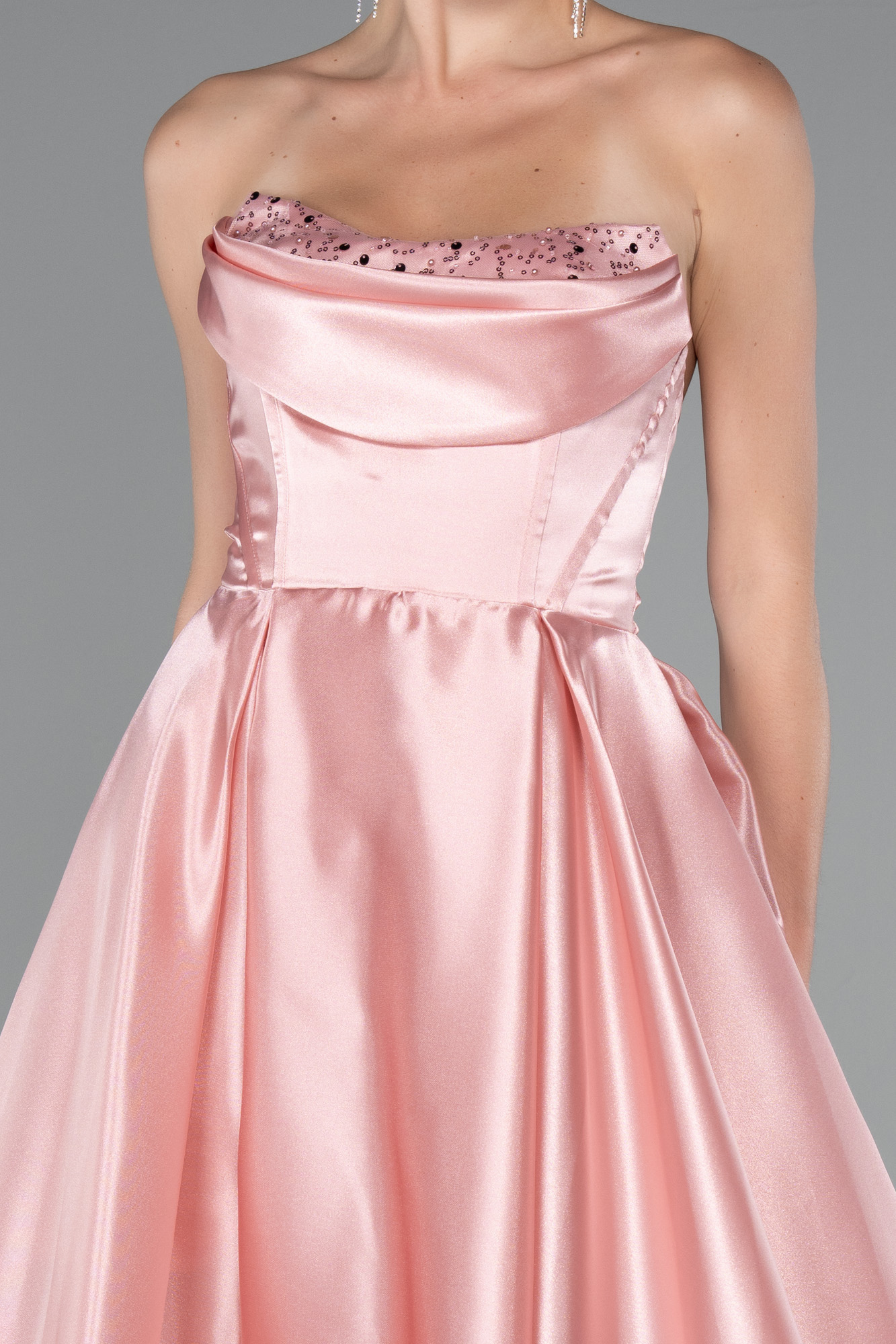 Pudra Straplez Bacak Dekolteli Uzun Saten Abiye Elbise ABU5064 - Görsel 3