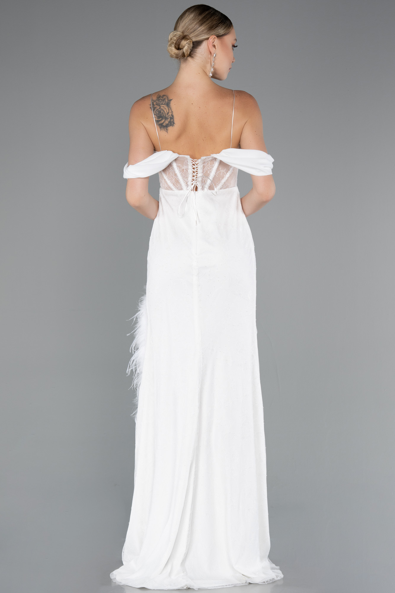 Ekru Kayık Yaka Balen Korse Yırtmaçlı Uzun Dantel Abiye ABU4270 - Görsel 4