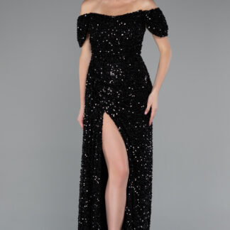 Siyah Kayık Yaka Bacak Dekolteli Uzun Pullu Abiye Elbise ABU4843