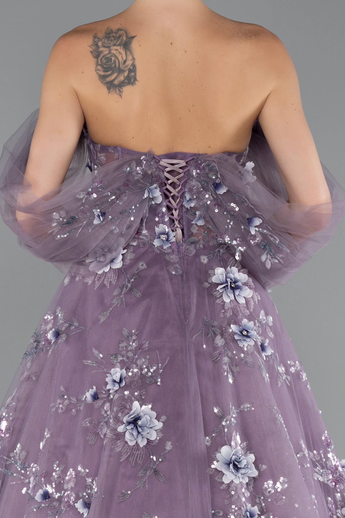 Lavanta Kayık Yaka Çiçek Aplikeli Uzun Büyük Beden Nişanlık ABU5076 - Görsel 3