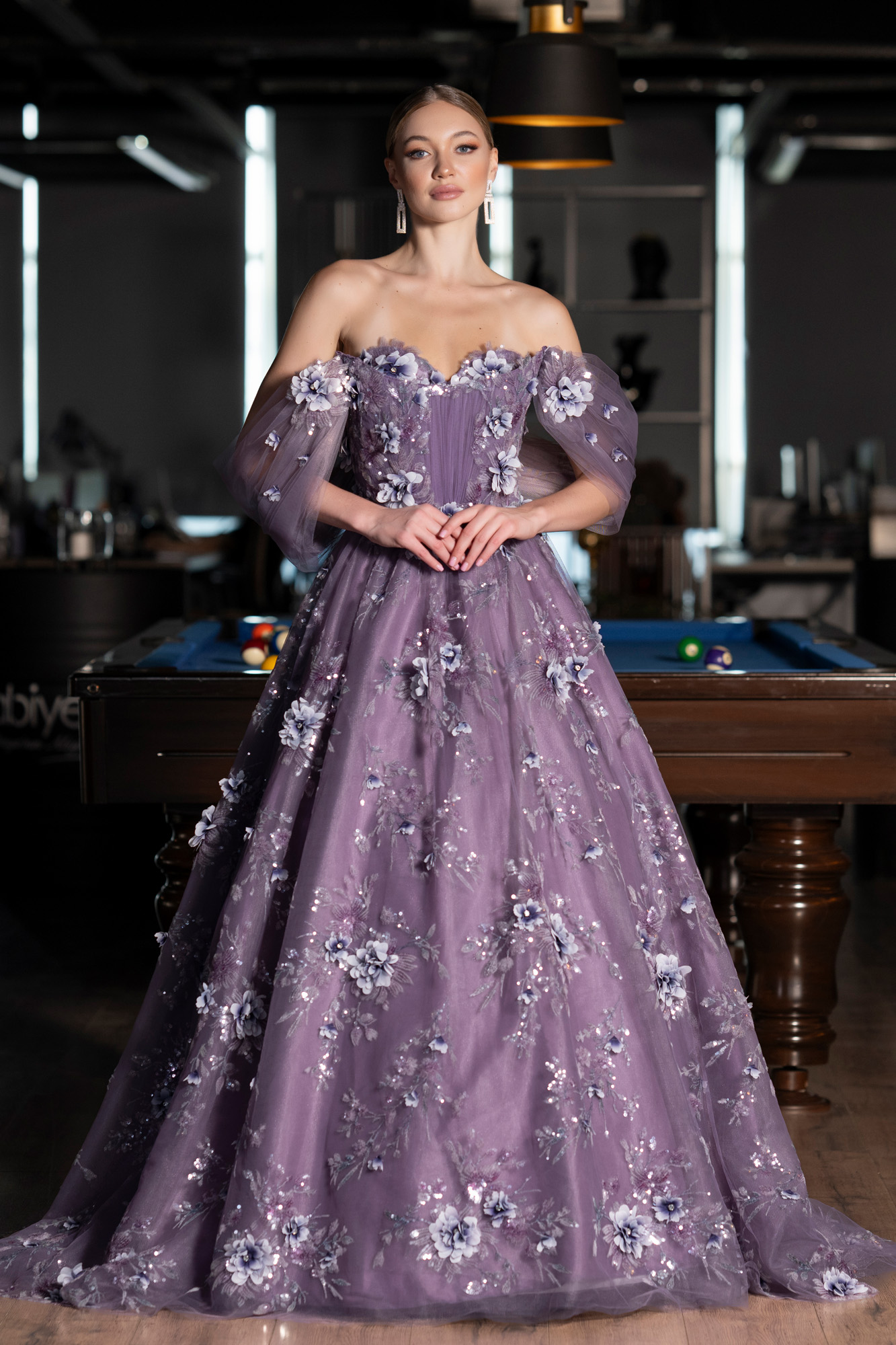 Lavanta Kayık Yaka 3D Çiçek Aplikeli Uzun Özel Tasarım Nişanlık ABU5074