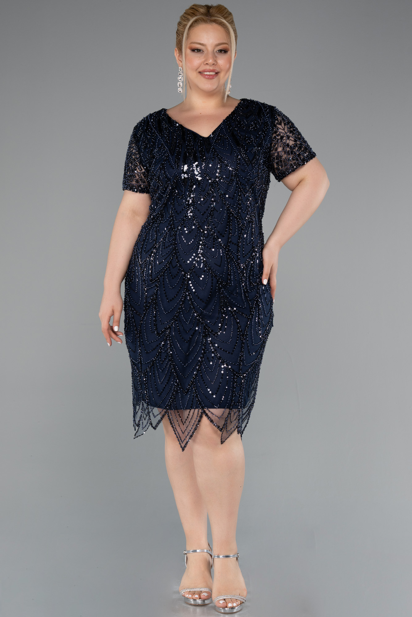 Lacivert Kısa Kol V Yaka Taşlı Büyük Beden Davet Elbisesi ABK2380